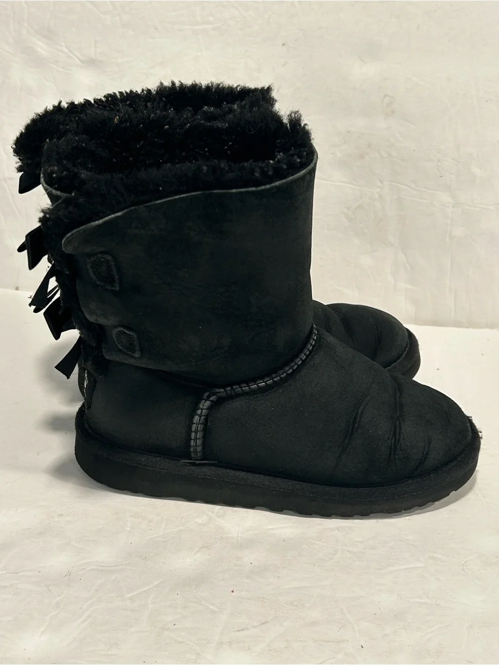 UGG Bailey Bow II Boots Youth Girls Size 2 Wool Lined Suede Sheepskin Black